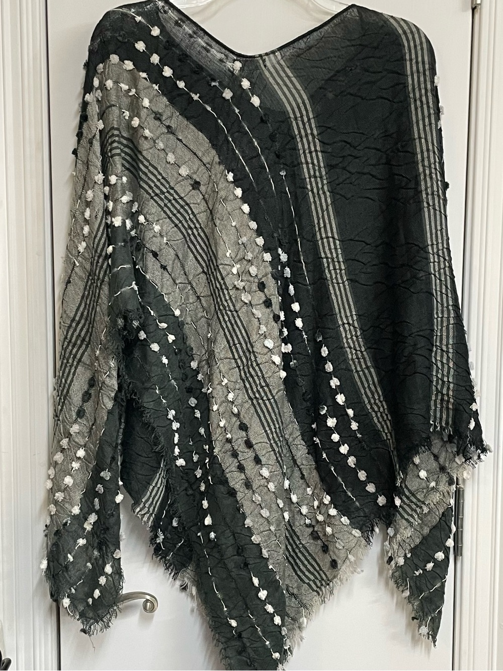 NWT DEMDACO Textured Poncho Black Mix One Size Fits Most